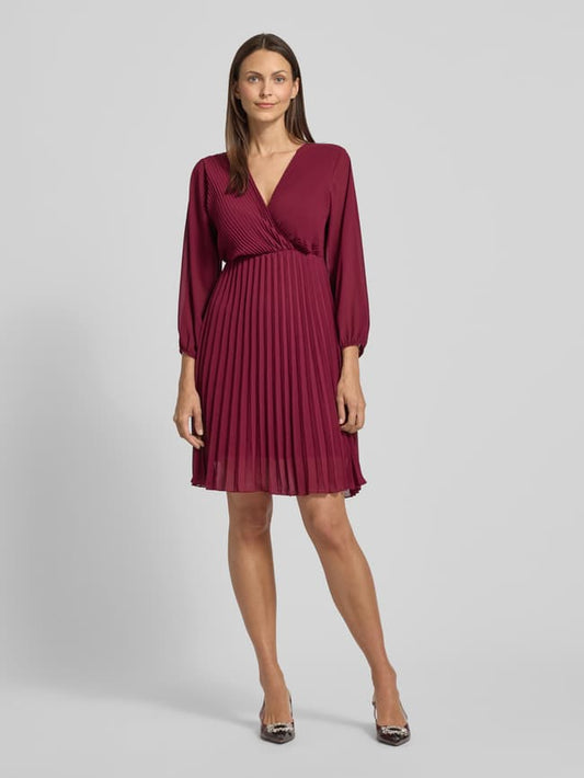 Knielanges Kleid mit Plisseefalten Modell 'Im44sa' - Bordeaux